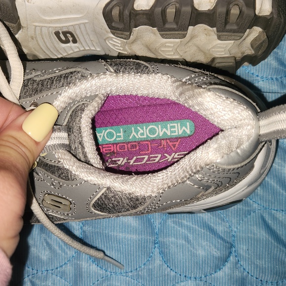 Sketchers Air Cooled D'Lite Memory Foam shoes - Picture 6 of 8